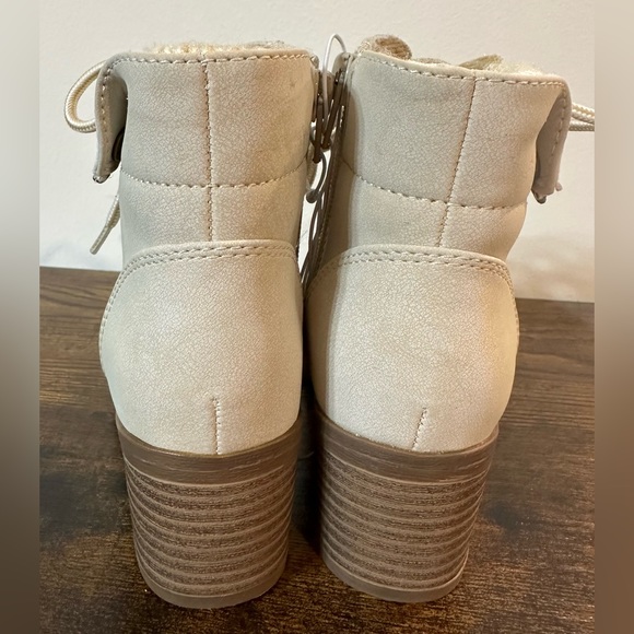 Pop Little Girls Favored Stacked Heel Lace Up Boots NWT various sizes - Picture 5 of 7